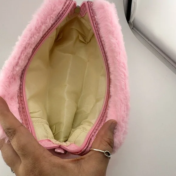 Barbie Fuzzy Pink Makeup Bag- Brand new - Picture 5 of 7